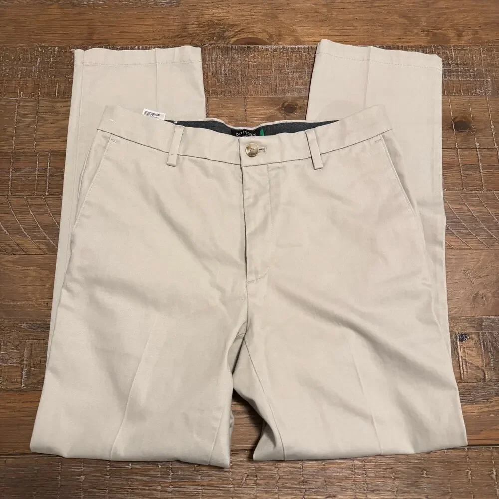 Dockers Signature Khaki Slim 30 x 30 NWOT Men’s Khaki Pants Office Church
